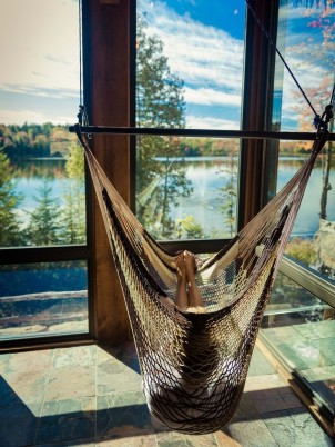 Aire de repos intérieure avec Hamac