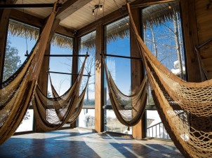 Aire de repos intérieure avec Hamac